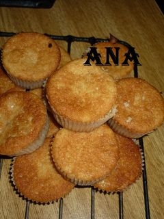 Una foto de Cupcakes rellenos con cerezas al marraschino