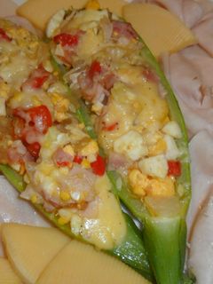 Una foto de Calabacines rellenos de jamón y queso