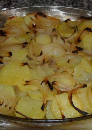 Una foto de Papas a la boulangère o a la panadera