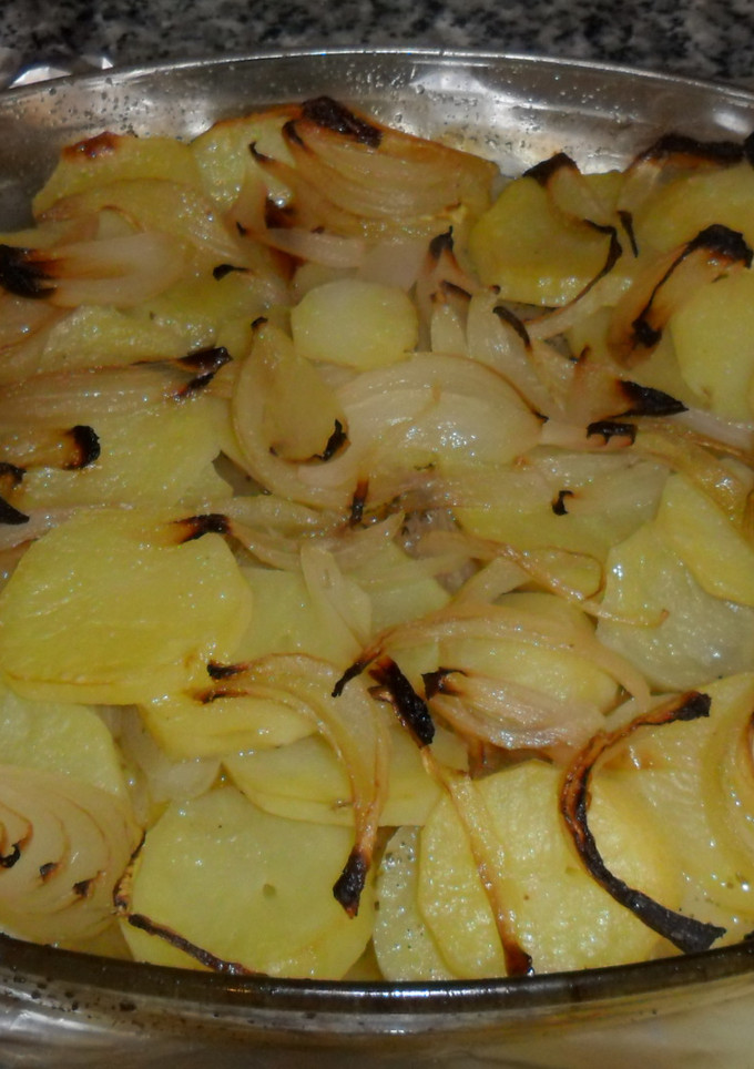 Una foto de Papas a la boulangère o a la panadera