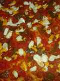 Coca salada de tomate atún y huevo