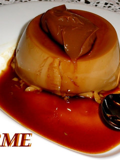 Una foto de Flan de café con dulce de leche
