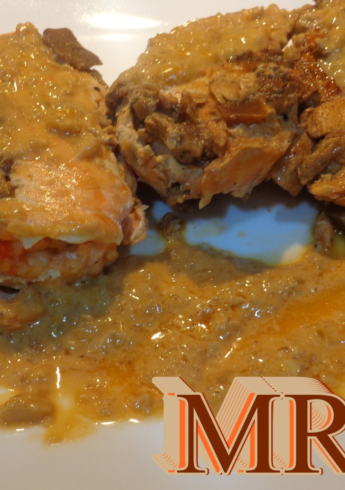 Una foto de Salmón relleno de gambas