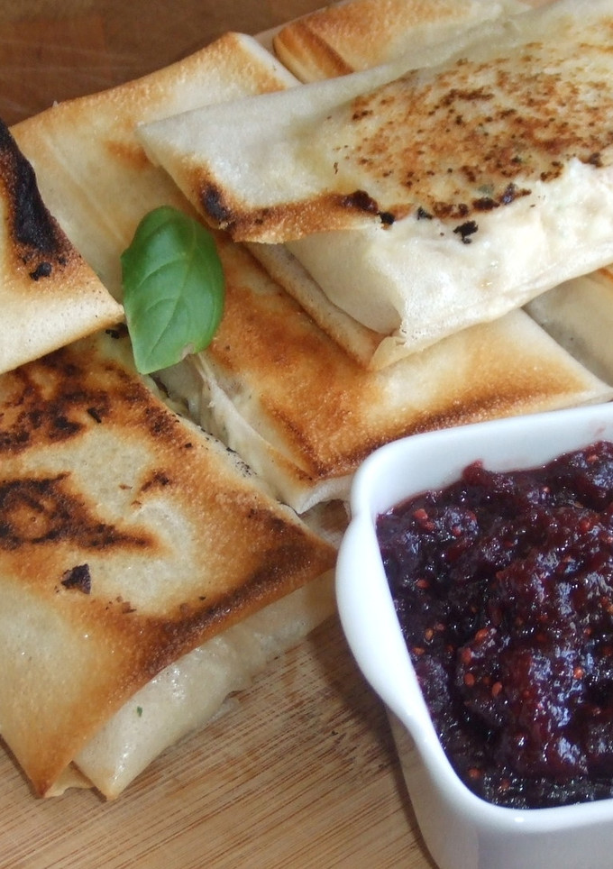 Una foto de Crujientes rellenos de queso y nueces