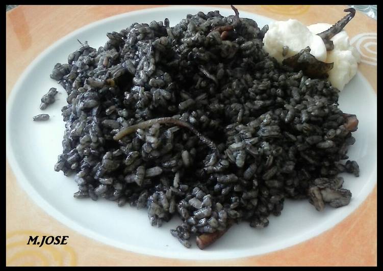 Arroz negro con cachón