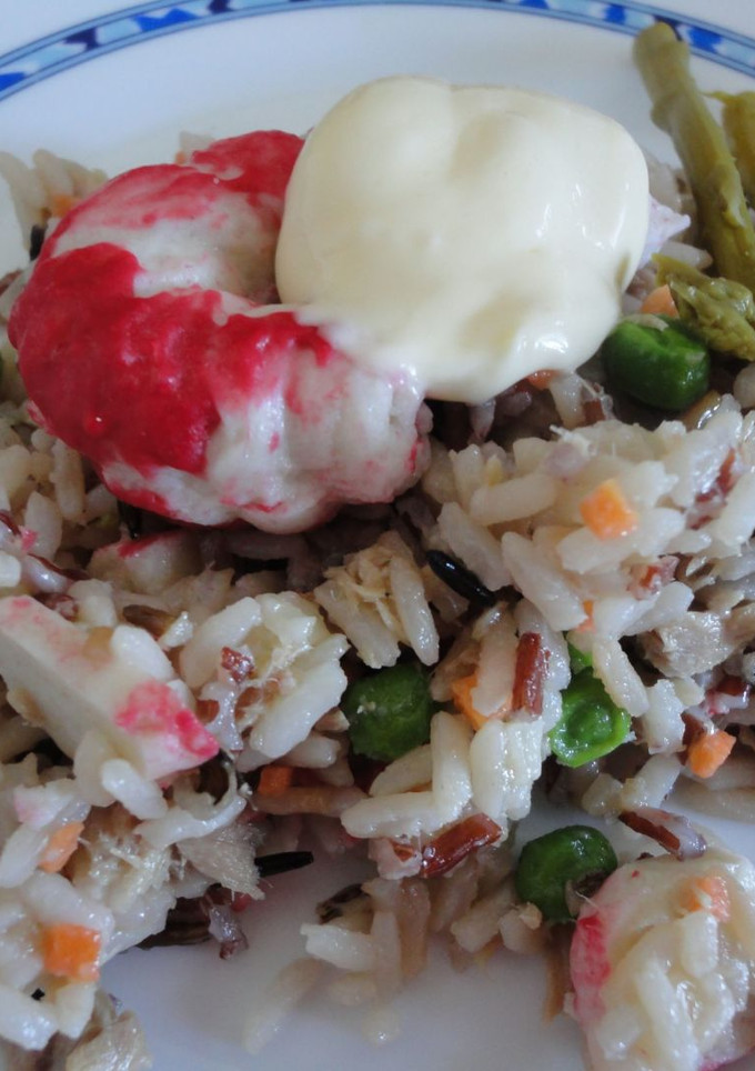 Una foto de Ensalada de arroz y surimi de langostino