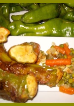 Una foto de Pimientos verdes rellenos de tortilla