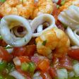 Ensalada de calamares y langostinos