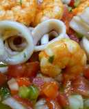 Ensalada de calamares y langostinos