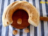 Rosca de pan integral en cazuela horno