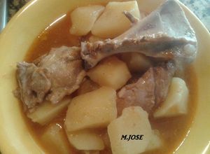 Una foto de Patatas guisadas con lechazo