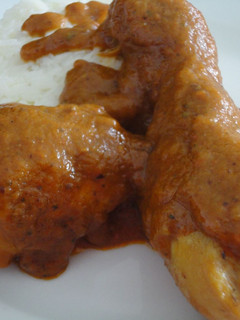 Una foto de Muslitos de pollo con especias marroquíes