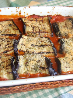 Una foto de Involtini de berenjena con mozzarella