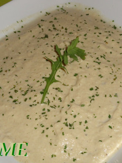 Una foto de Crema de berenjena y champiñones