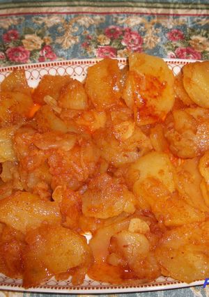 Una foto de Patatas panaderas con ajos al pimentón de La Vera dulce