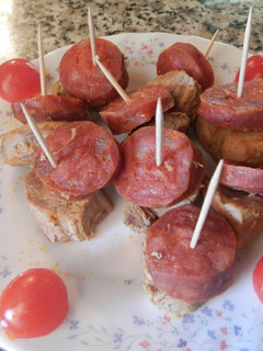 Una foto de Pinchos de solomillo con chorizo
