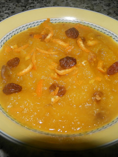 Una foto de Puré de manzana con naranja
