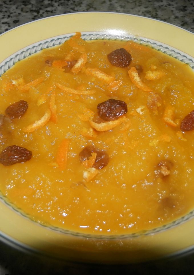 Una foto de Puré de manzana con naranja