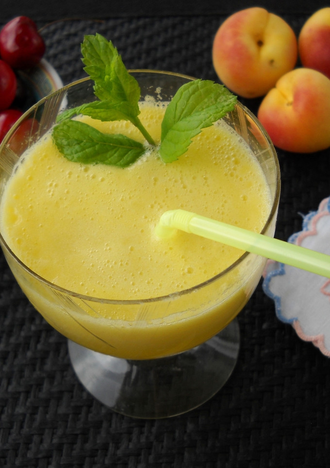 Una foto de Licuado de piña, albaricoques y melón