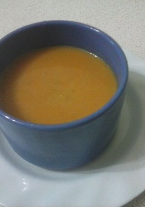 Una foto de Sopa crema de calabaza y cebollas caramelizadas
