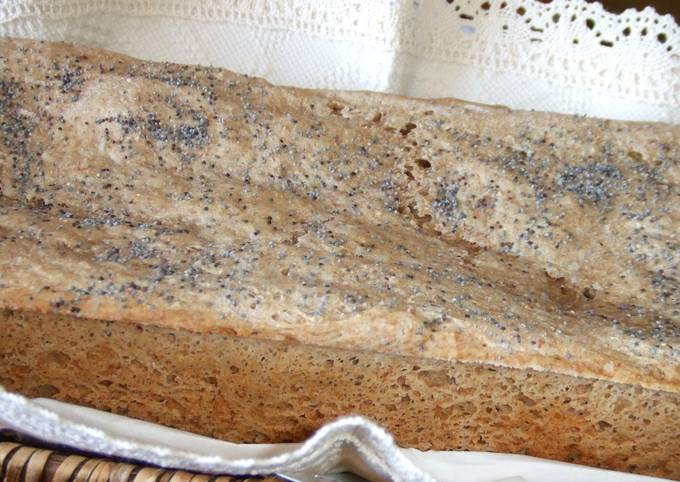 Foto principal de Pan integral de trigo y centeno con semillas de amapola
