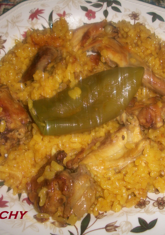 Una foto de Paella de conejo con pebrella