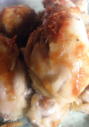 Una foto de Muslos de pollo dorados