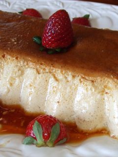 Una foto de Budín flan de melocotones y fresquillas