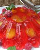 Gelatina multicolor con fruta