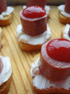 Una foto de Pintxos de salchicha y queso