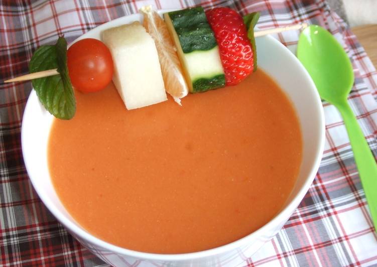 Gazpacho de tomate y frutas