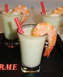 Chupitos de sopa fría de melón y langostinos