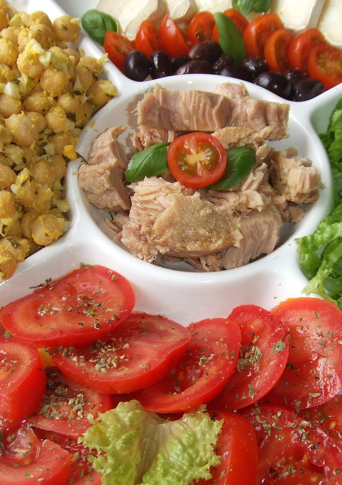 Una foto de Ensalada completa fácil y económica