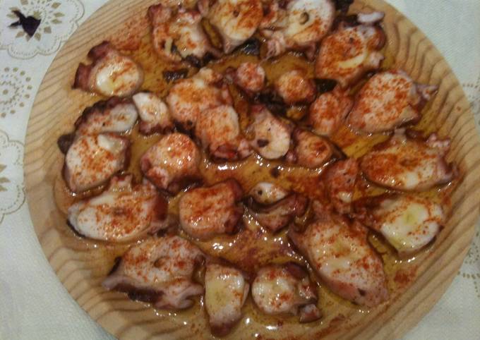 Pulpo con aceite y pimentón