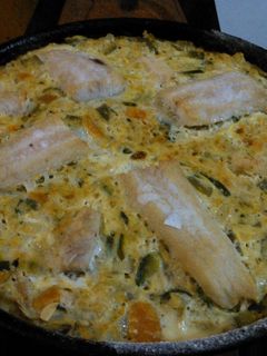Una foto de Tortilla de vegetales y pescado al horno