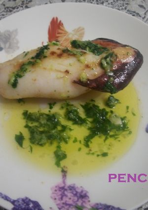 Una foto de Calamares asados con salsa verde