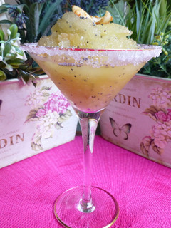 Una foto de Sorbete de melón con láminas de coco