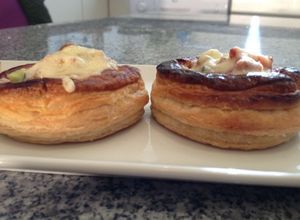 Una foto de Volovanes rellenos de setas y bacon