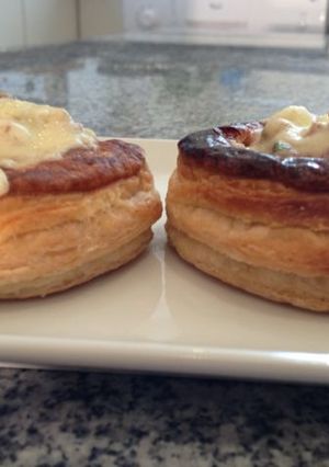 Una foto de Volovanes rellenos de setas y bacon