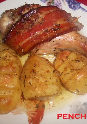 Una foto de Alas de pava envueltas en beicon al horno