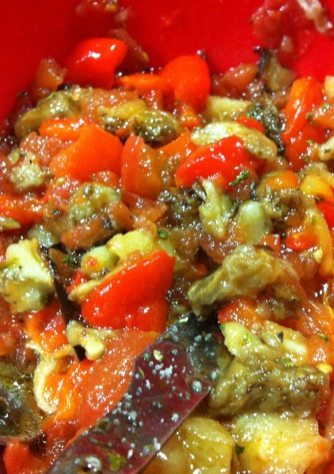 Una foto de Ensalada de pimientos y berenjena