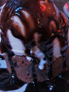 Una foto de Mousse de chocolate con helado