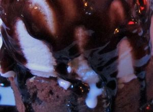 Una foto de Mousse de chocolate con helado