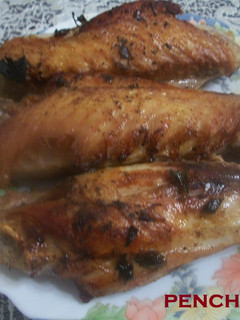 Una foto de Alones de pava en adobo