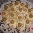 Huevos rellenos de sardinas picantes con ali oli