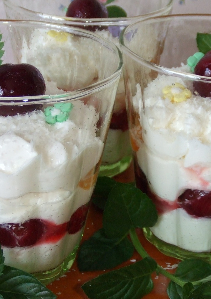 Una foto de Postre delicia de frutas con queso mascarpone