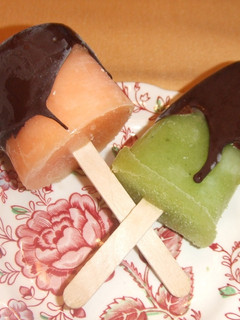 Una foto de Polos de sorbete de melón y menta