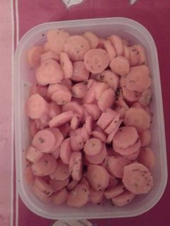 Una foto de Zanahorias aliñadas para acompañar...