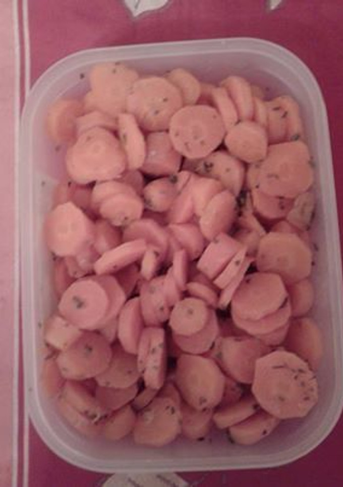 Una foto de Zanahorias aliñadas para acompañar...