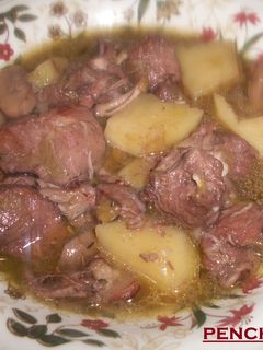 Una foto de Cerdo con champiñones al vino tinto